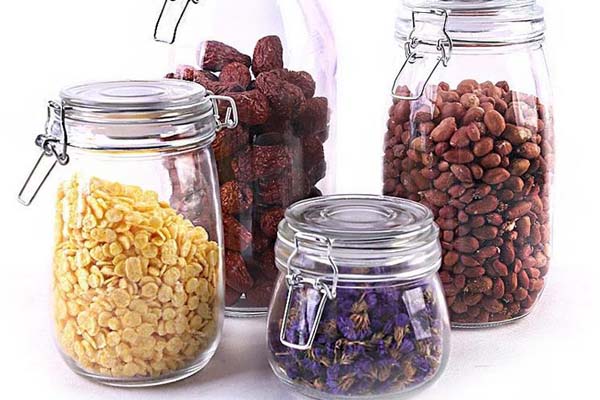 調料瓶（píng）廠家（jiā）分析玻璃瓶出現皺皮和汽泡以及（jí）刮（guā）痕的原因